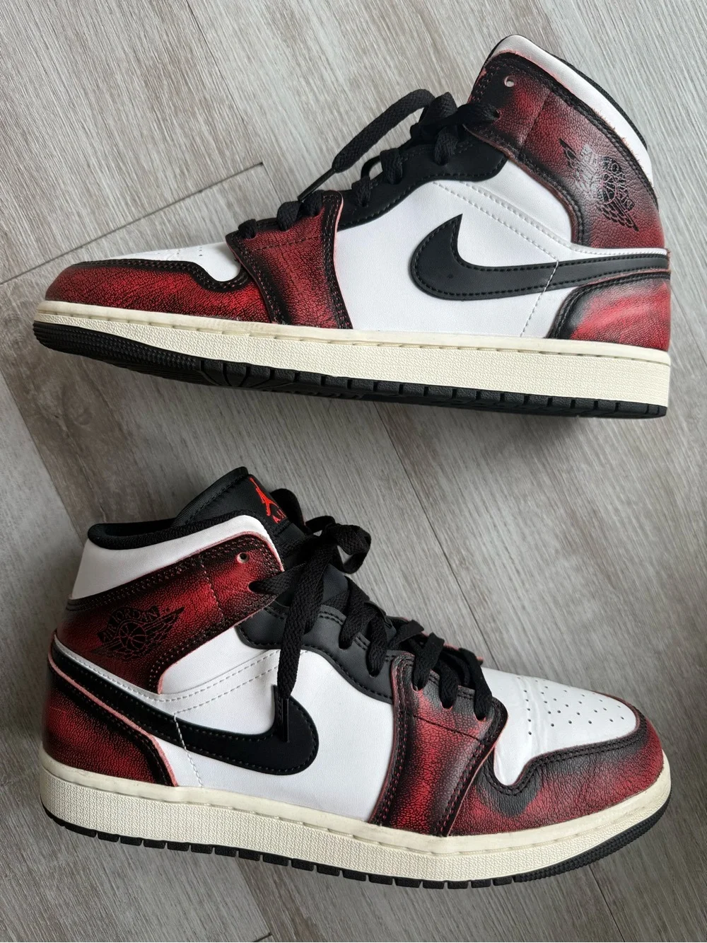 Air Jordan 1 Mid Wear-Away